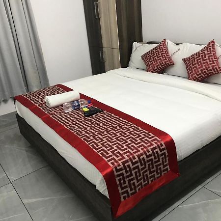 Lakshmi Tourist Home Ґуруваюр Екстер'єр фото
