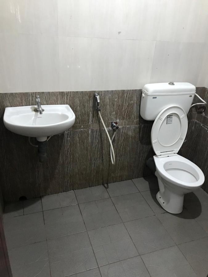 Lakshmi Tourist Home Ґуруваюр Екстер'єр фото
